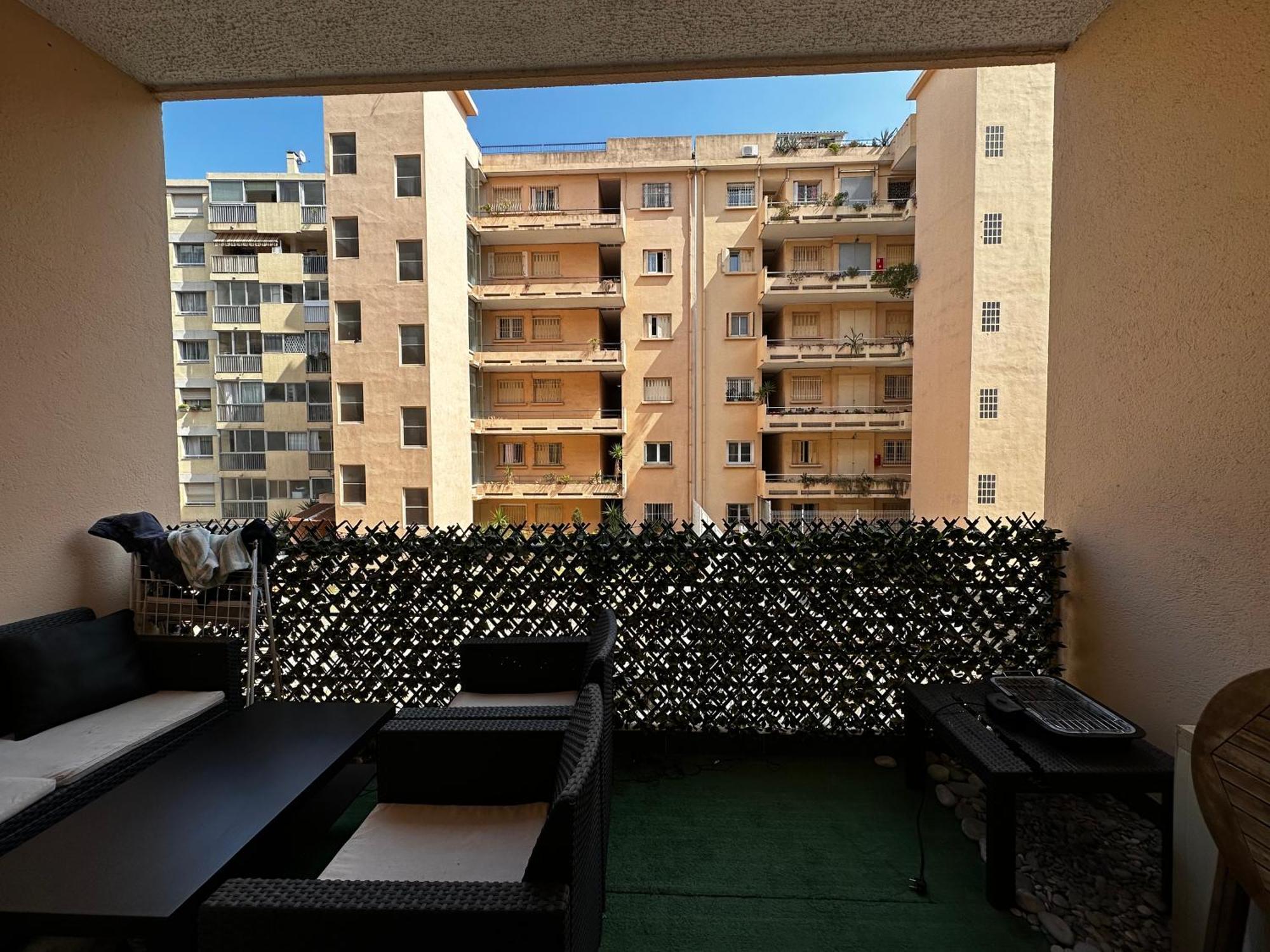 Pret De La Appartement *